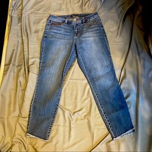 Bandolino Women’s blue denim cropped jeans Size 4